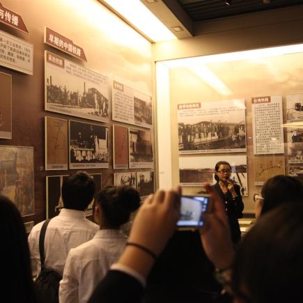 Pariticipants visiting China Railway Museum