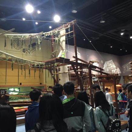 Students were visiting China Science and Technology Museum.