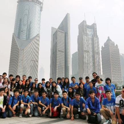 透過參訪上海外灘及浦東金融區，學生了解上海金融貿易的潛力與最新發展