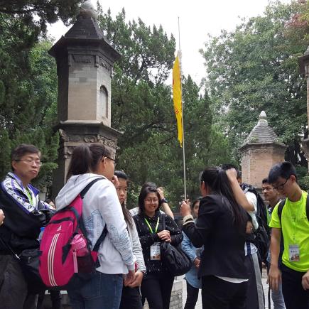 學生正在參訪大慈恩寺大雁塔