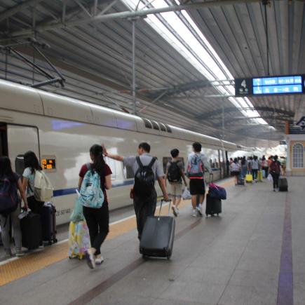 Students went to Shenyang from Beijing by train
