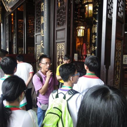 Students were visiting Chen Clan Ancestral Hall