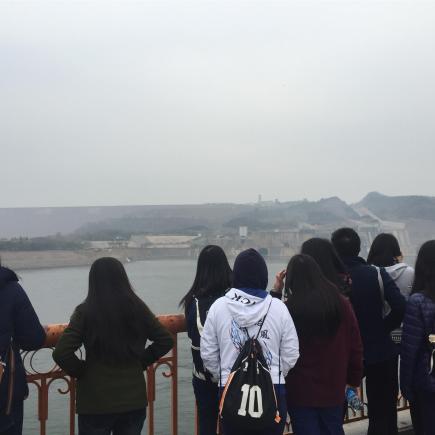 Students were visiting Xiaolangdi Dam.