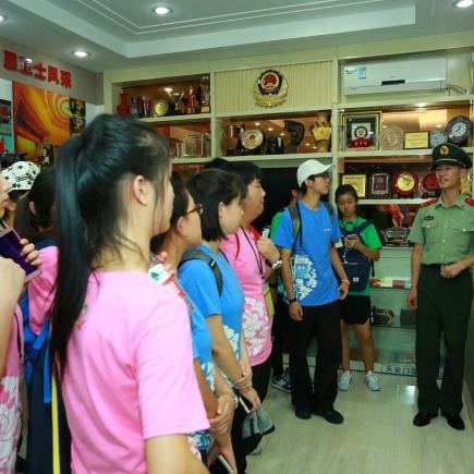 The students were visiting the national flag guards’ office