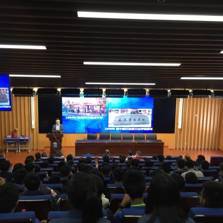 Students were attending a welcoming ceremony in Fuxing Senior High School of Shanghai.