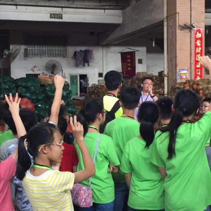Students were visiting the Run Feng International Vegetables Transaction Center in Dongguan.