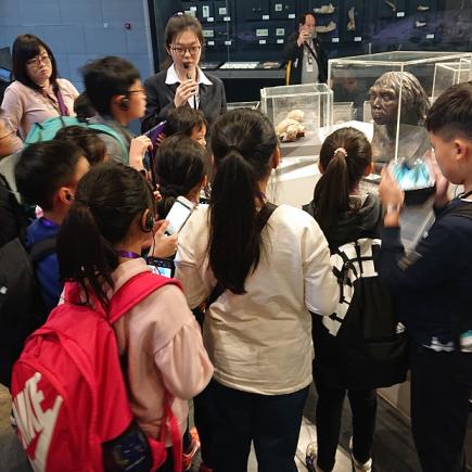 學生參訪北京周口店遺址博物館