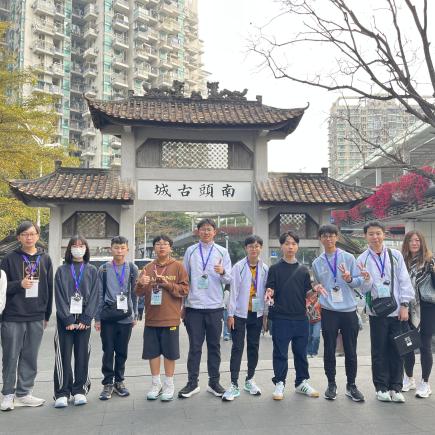 學生參訪南頭古城，親身體驗國家活化歷史建築，了解當地民生活動。