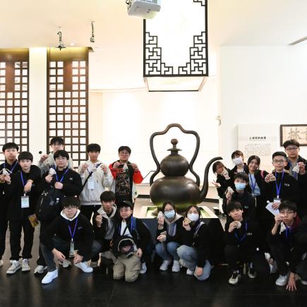 學生參觀廣東省涼茶博物館，認識中國涼茶的起源、多年的發展歷史和傳承過程。