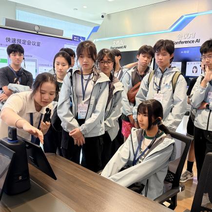 學生參訪阿里巴巴園區，了解國家科技企業產品