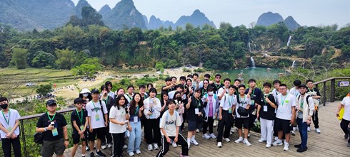 伊嶺岩及壯族大觀園